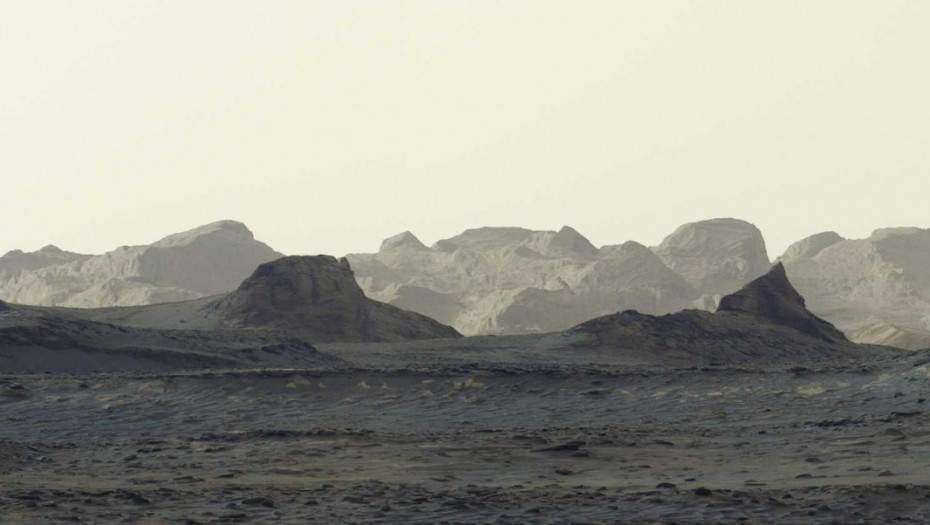 Zora na Marsu: NASA objavila zadivljujući snimak svitanja koji je napravio rover Curiosity