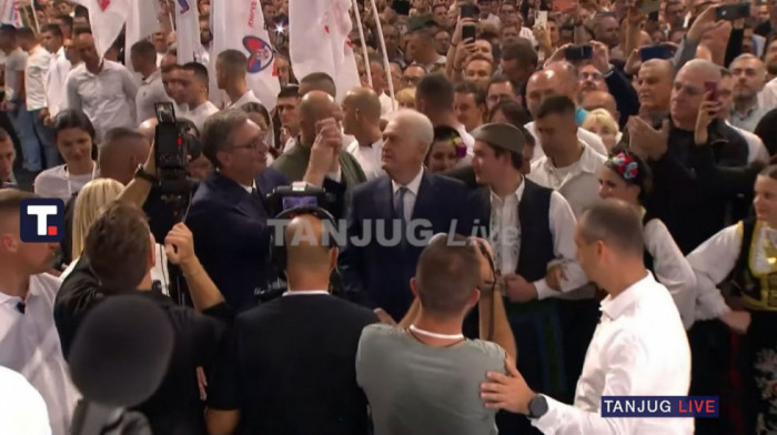 U Kragujevcu počeo predizborni skup liste "Aleksandar Vučić-Ujedinjena Srbija"