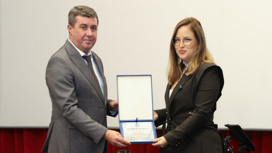 Sari Pakov uručeno priznanje "10. oktobar" povodom Dana opštine Vlasotince