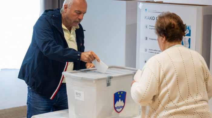 Većina građana na četiri referenduma u Sloveniji podržala predloge vlade