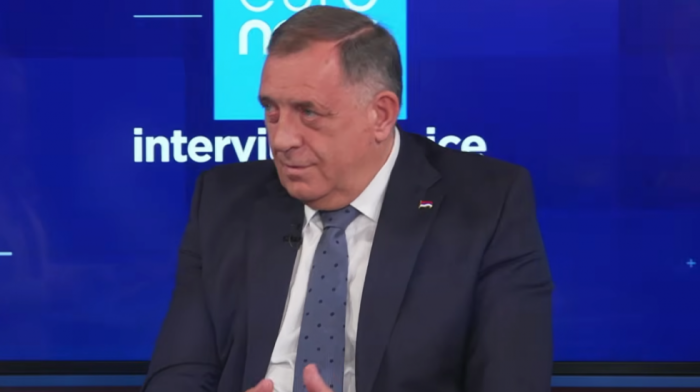 Dodik: Skrnavljenje srpske trobojke nije hrabrost, već kukavičluk