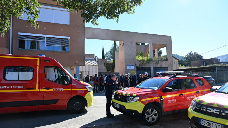 Ranjen direktor i nastavnica u Francuskoj: Učenik lovačkom puškom pucao četiri puta, policija ga odmah privela