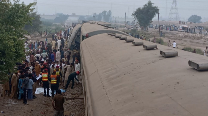 Teška železnička nesreća u Pakistanu: Najmanje četvoro mrtvih, povređeno 30 osoba