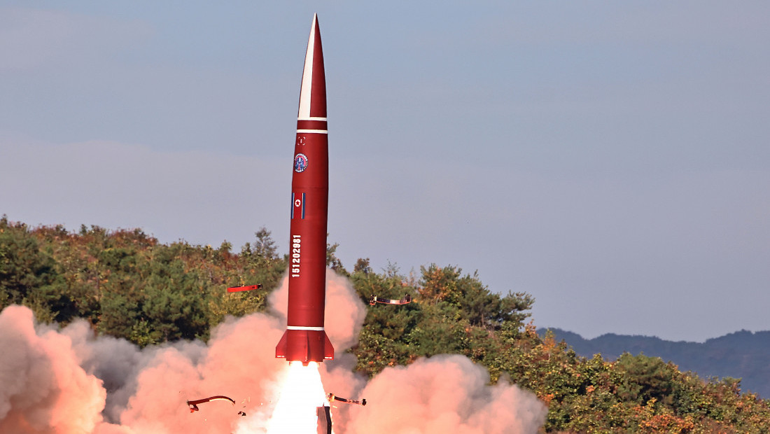 Severna Koreja lansirala balističke rakete: Jedna preletela više od 900 kilometara, Seul i Tokio pojačali nadzor regiona