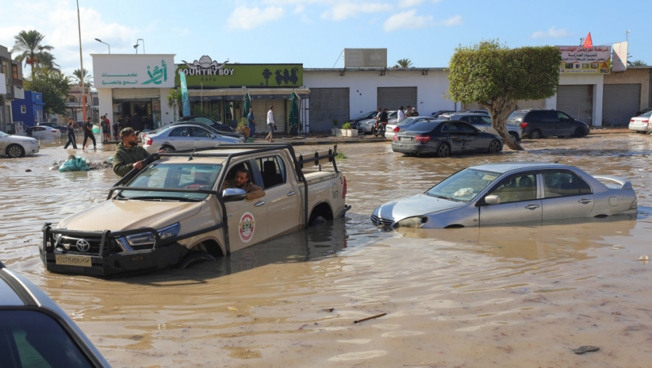 Jake kiše poplavile i paralisale Tripoli, najmanje jedna žrtva