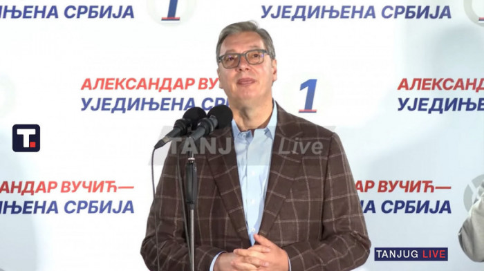 Vučić na predizbornom skupu u Šapcu: Ako izgubimo, pružićemo ruku, ako pobedimo, radićemo