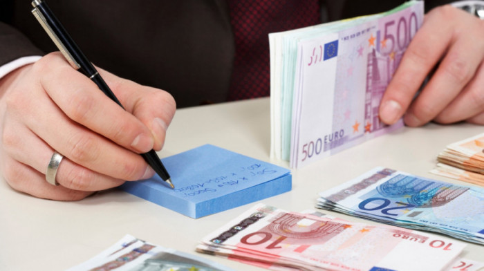Štedimo, ali ne investiramo: Stručnjak za Euronews Srbija objašnjava gde građani Srbije najčešće greše