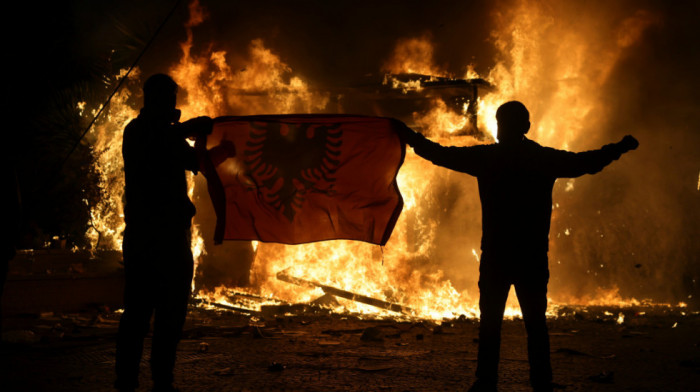 Sukobi u Albaniji ne jenjavaj: U Tirani 26 osoba zbrinuto zbog povreda tokom protesta