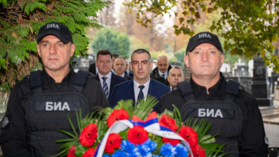 BIA obeležava Dan i 127 godina postojanja: Orlić položio vence na spomenike Rankoviću i Peneziću Krcunu (FOTO)