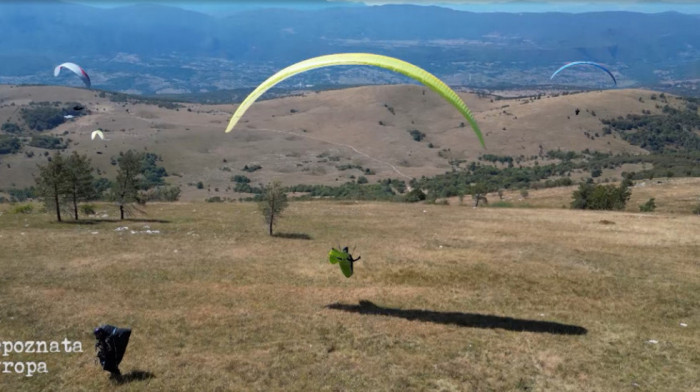 Nebeski Desant na Drvar: Međunarodno paraglajding takmičenje u čast istorijske operacije