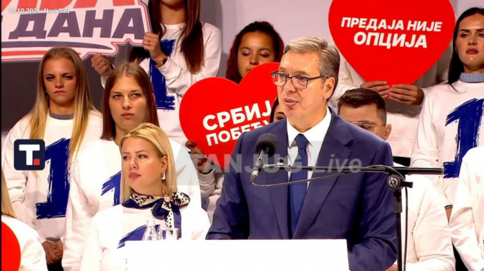 Skup "Ujedinjene Srbije" u Novom Sadu: Vučić još jednom izrazio saučešće porodicama nastradalih u padu nadstrešnice