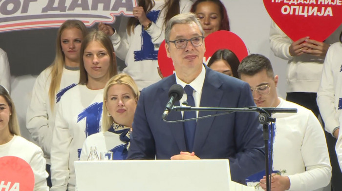 Skup "Ujedinjene Srbije" u Novom Sadu: Vučić poručio da će se društveni nemir završiti na dan izbra