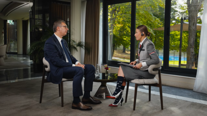 Vučić u intervjuu za Jutjub kanal "Ostorožno" o pritiscima na Srbiju i izborima