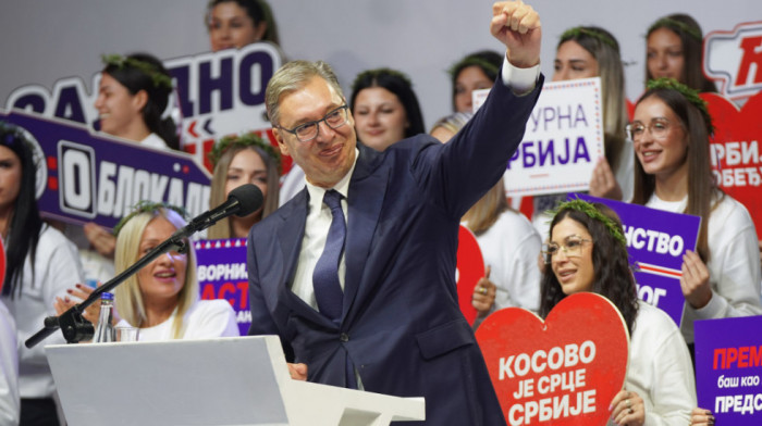 Vučić na skupu u Nišu: Srbija je stena koju nikada nećete moći da slomite, u nedelju ćemo sve da ih pobedimo