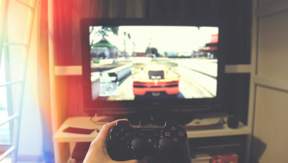Prodaja konzole PlayStation 5 porasla za 22 odsto uoči izlaska video-igre GTA VI