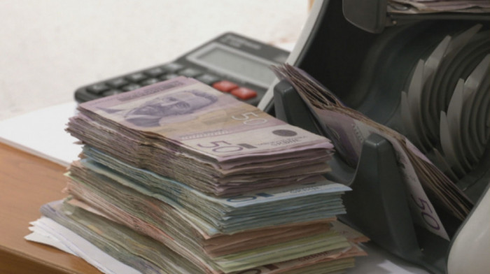 Građani Srbije u bankama čuvaju čak 11 milijardi evra: Da li propuštamo priliku da zaradimo i uvećamo svoju ušteđevinu?