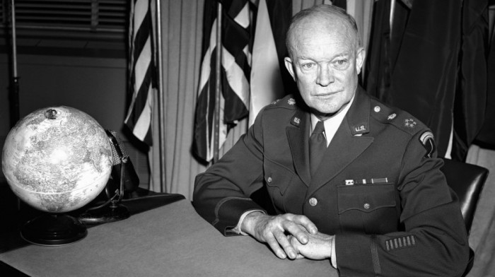 Ajzenhauerov globus iz Drugog svetskog rata oštećen tokom pokušaja da se premesti u kabinet američkog ministra odbrane
