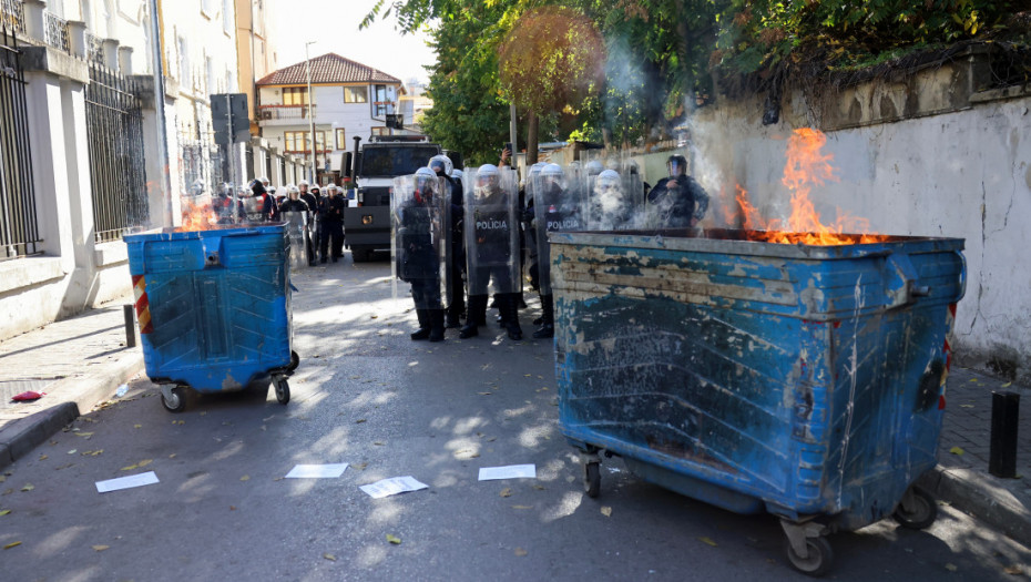 Ministarstvo: U protestima u Tirani povređeno 13 osoba