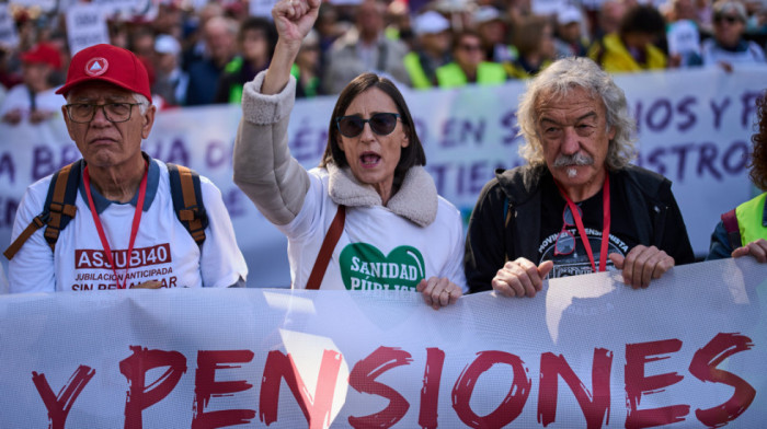 Više desetina hiljada ljudi na protestu u Madridu, brane javni penzijski sistem