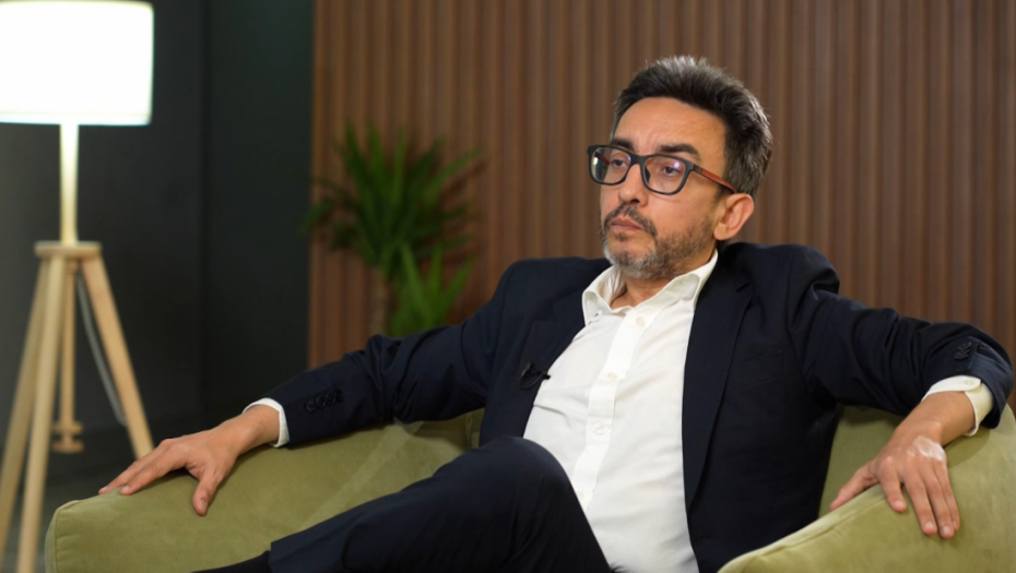 Kako male zemlje mogu da opstanu u svetu velikih sila? Bruno Maćeš za "Čadež talk" o budućnosti Srbije i usponu Kine