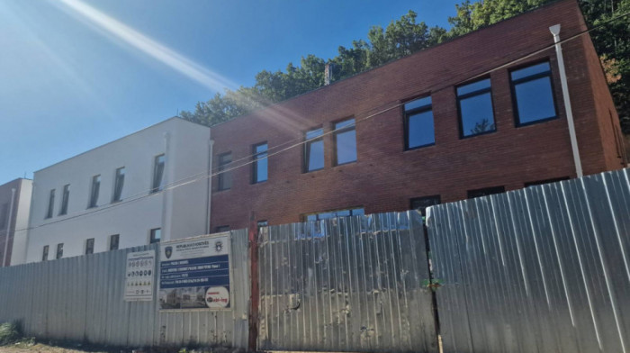 Devetorici Srba iz Zubinog Potoka produžen pritvor za navodni ratni zločin