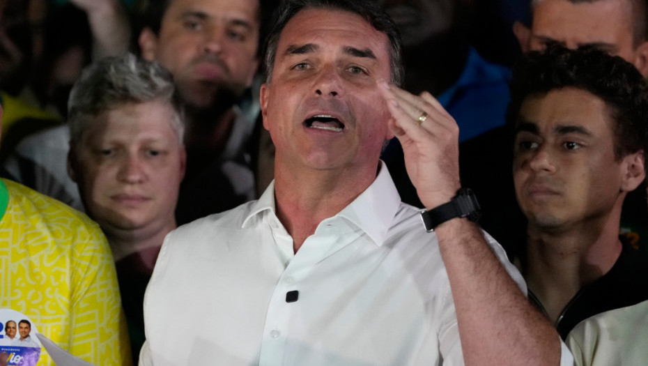 Flavio Bolsonaro proglasio sebe zakonitim novoizabranim predsednikom Brazila