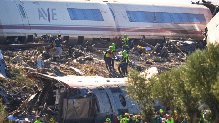 Sančez otkazao sve obaveze zbog tragedije u Španiji: U sudaru brzih vozova 64 mrtvih