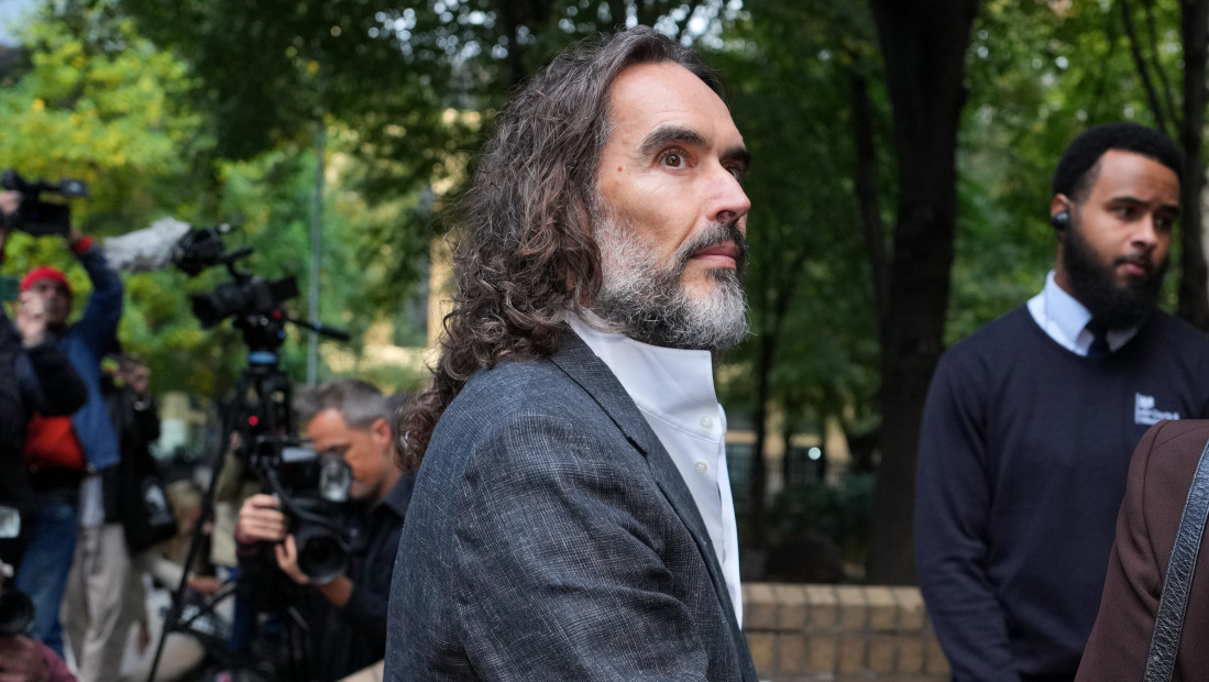 Rasel Brend: Prijatelji ne žele ni motkom da me taknu