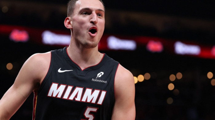 Nikola Jović dalekometnim košem ukrasio pobedu Majamija (VIDEO)