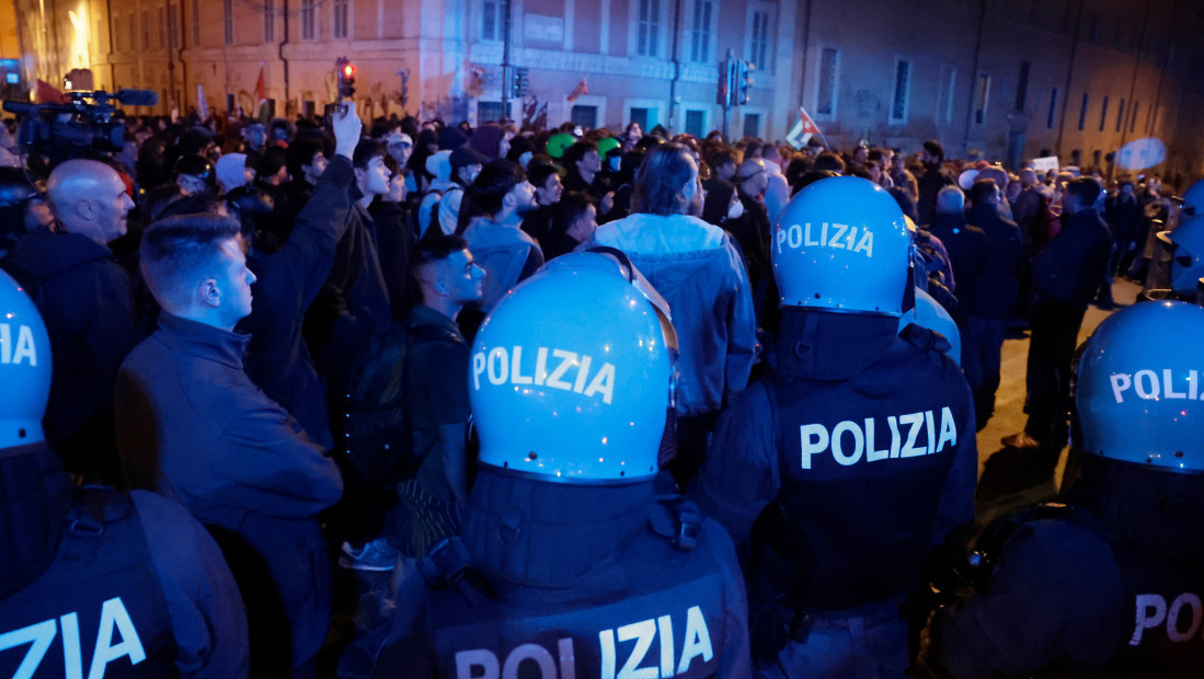 Osam uhapšenih posle sukoba na studentskim protestima u Rimu: Policija odgovorila vodenim topovima